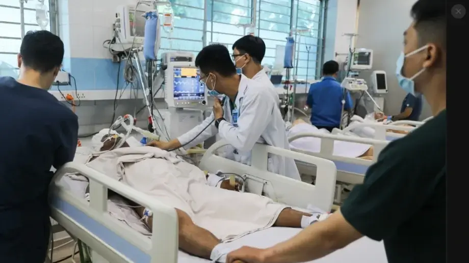 Bộ Y tế cảnh báo nguy cơ dịch chồng dịch cuối năm